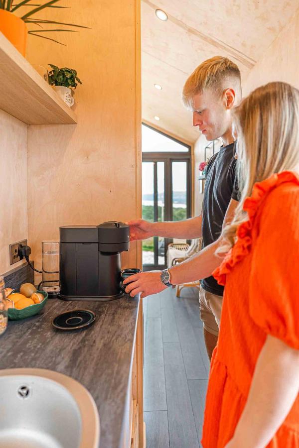 Oaklane Glamping Cabins ケンメア エクステリア 写真