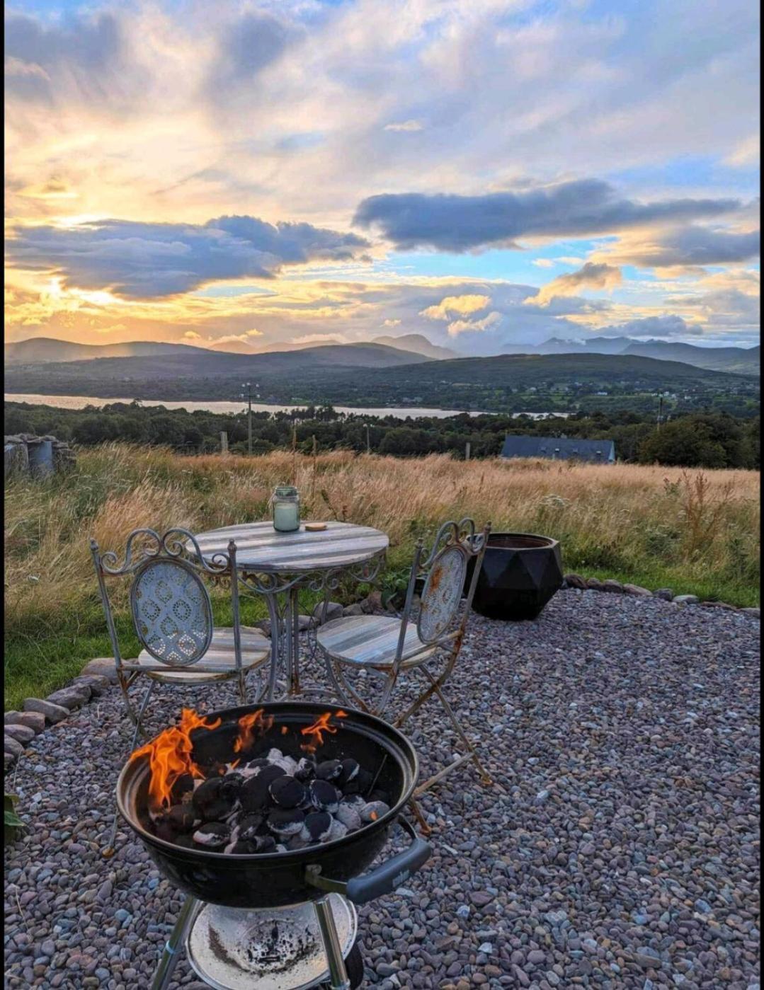 Oaklane Glamping Cabins ケンメア エクステリア 写真